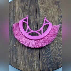 Baublebar Barbiecore southern tassel hot pink necklace‎ pendnat